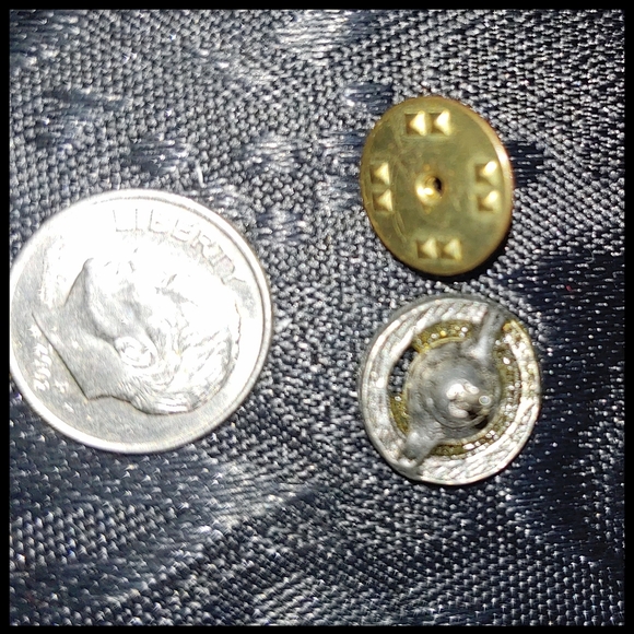 Vintage Aurora Borealis Tie Tac - Picture 4 of 4